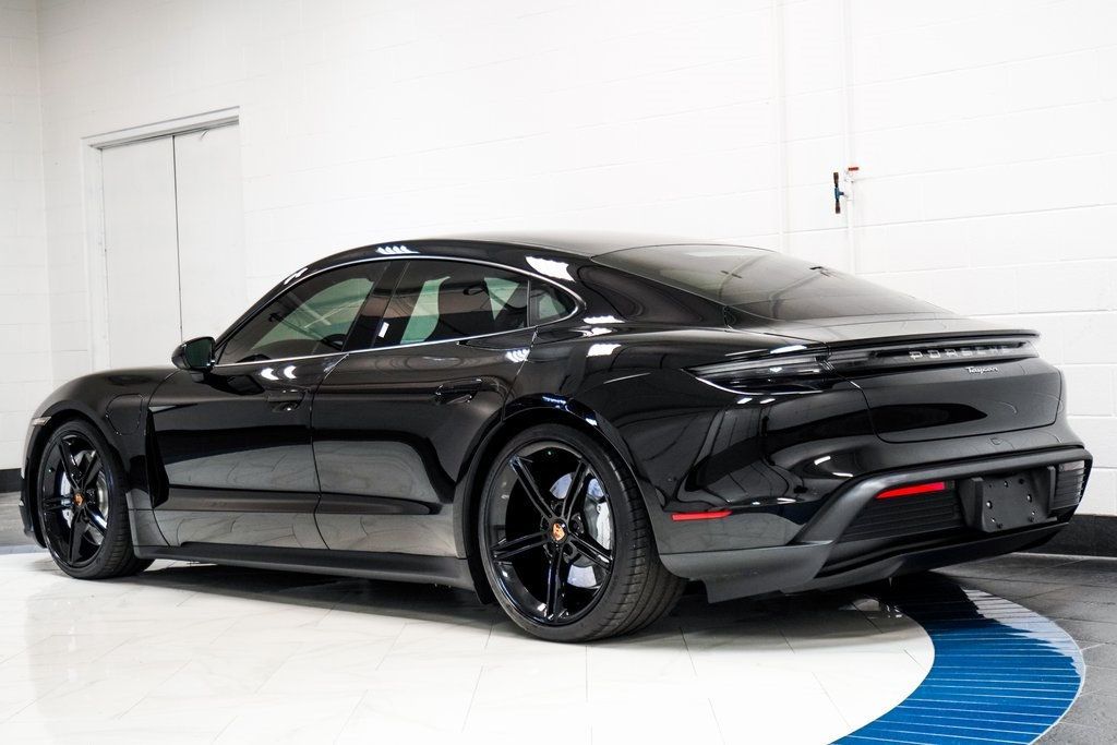 2024 Porsche Taycan Base photo 3