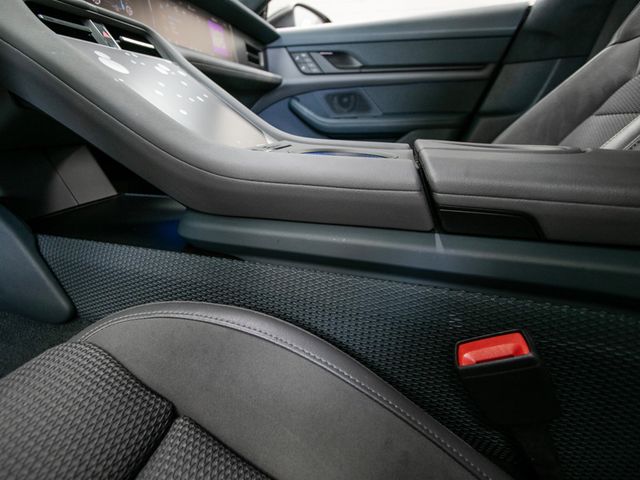 2024 Porsche Taycan Turbo AWD - 23073747 - 17