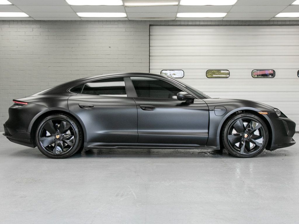 Porsche Taycan photo 3