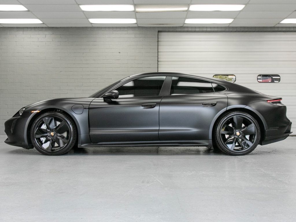 Porsche Taycan photo 4