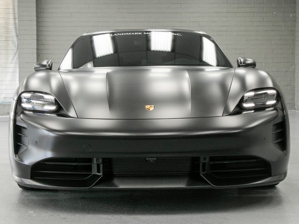 Porsche Taycan photo 5