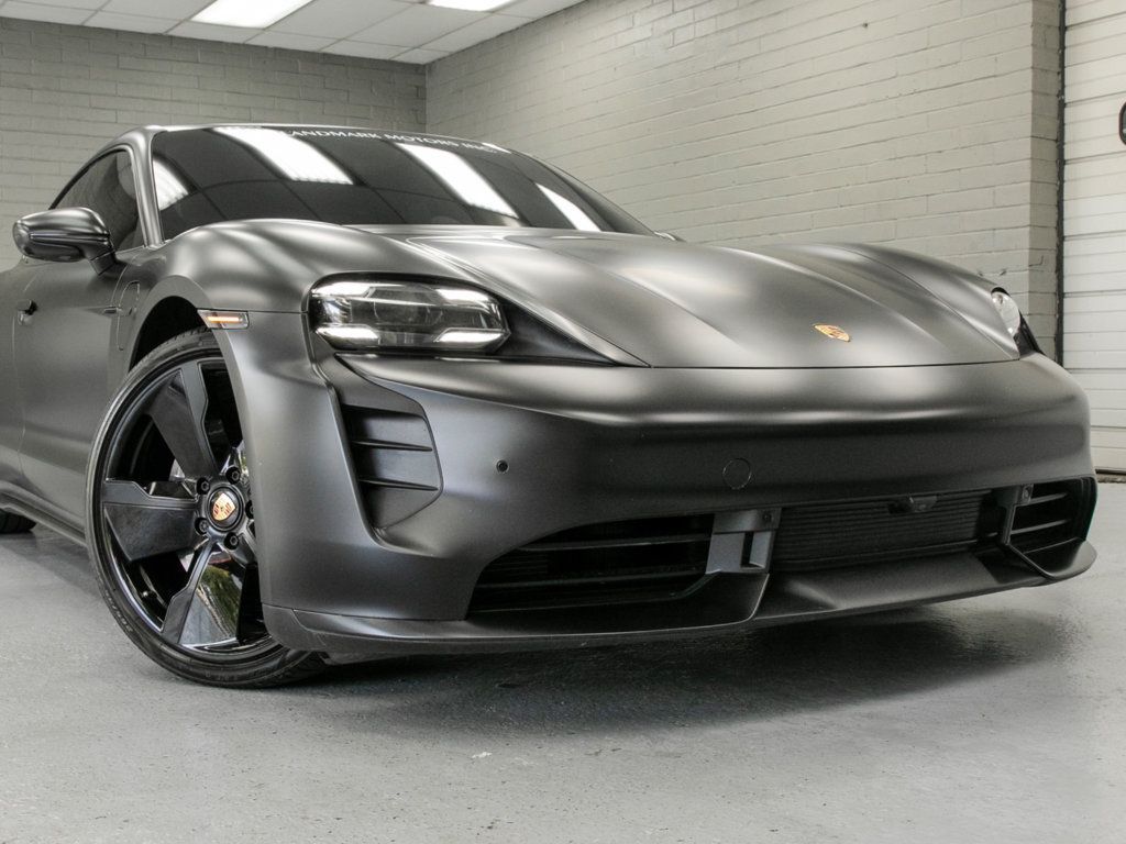 Porsche Taycan photo 6