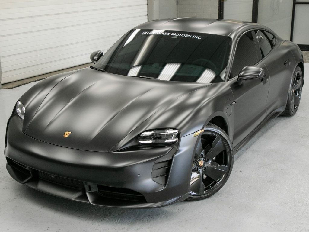 Porsche Taycan photo 8