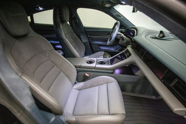 2024 Porsche Taycan Turbo AWD - 23003322 - 19