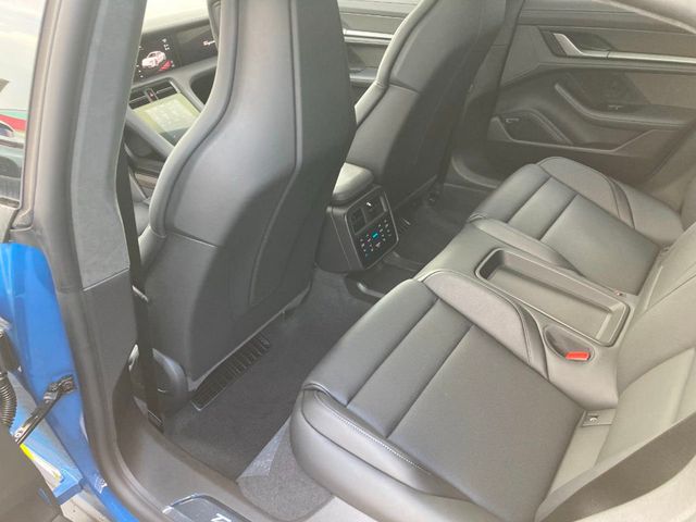 2024 Porsche Taycan Turbo S AWD - 22099861 - 34