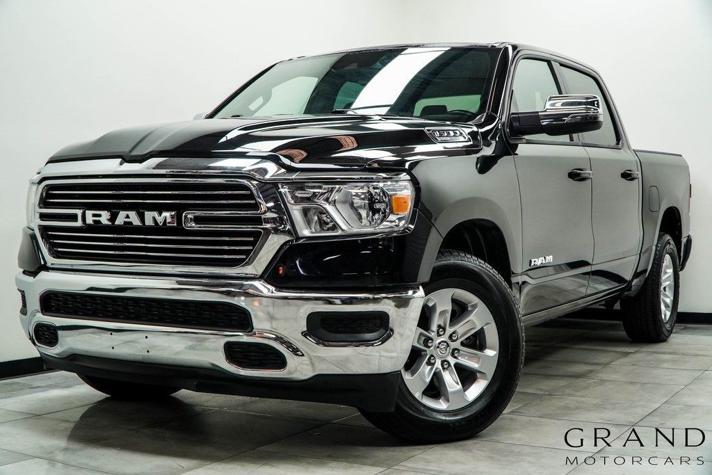 2024 Ram 1500 Laramie 4x2 Crew Cab 5'7" Box - 22912957 | Video 1