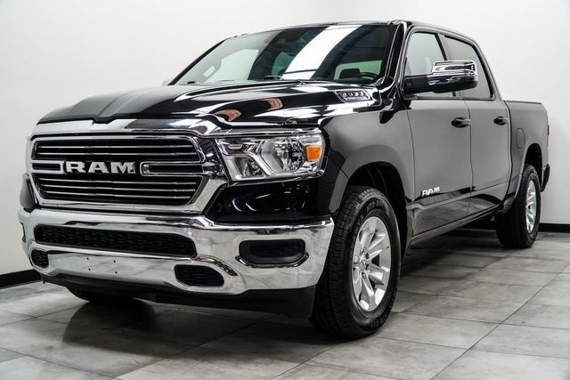 2024 Ram 1500 Laramie 4x2 Crew Cab 5'7" Box - 22912957 - 5