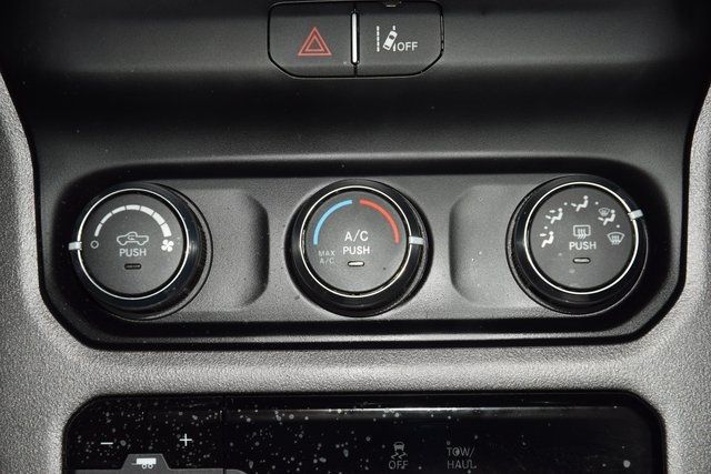 2024 Ram 1500 Tradesman 4x4 Crew Cab 5'7" Box - 22893696 - 32