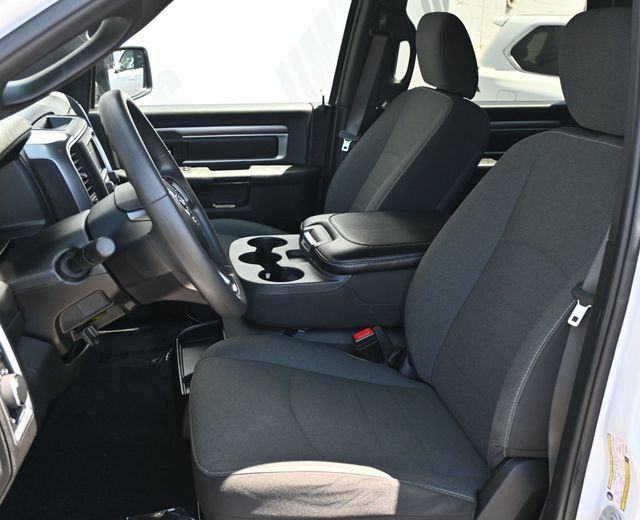 2024 Ram 1500 Classic Crew Cab Warlock Package - 23059346 - 16