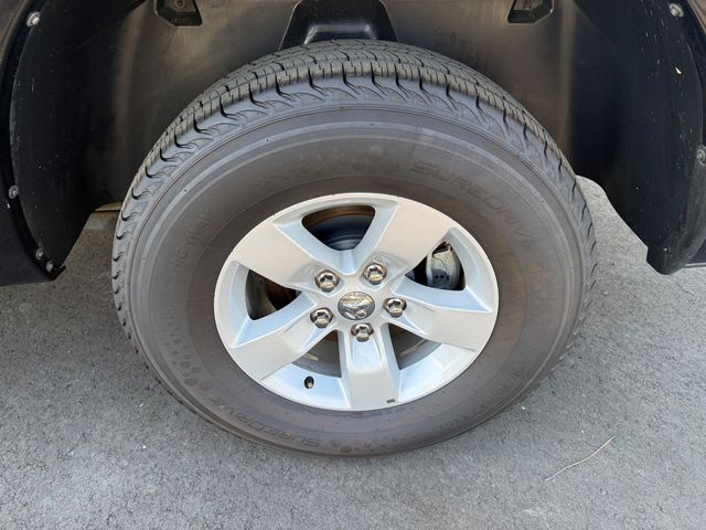 2024 Ram 1500 Classic SLT 4x2 Quad Cab 6'4" Box - 22988025 - 7