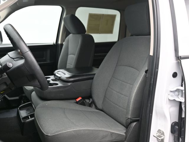 2024 Ram 1500 Classic Tradesman 4x4 Crew Cab 6'4" Box - 23037320 - 9