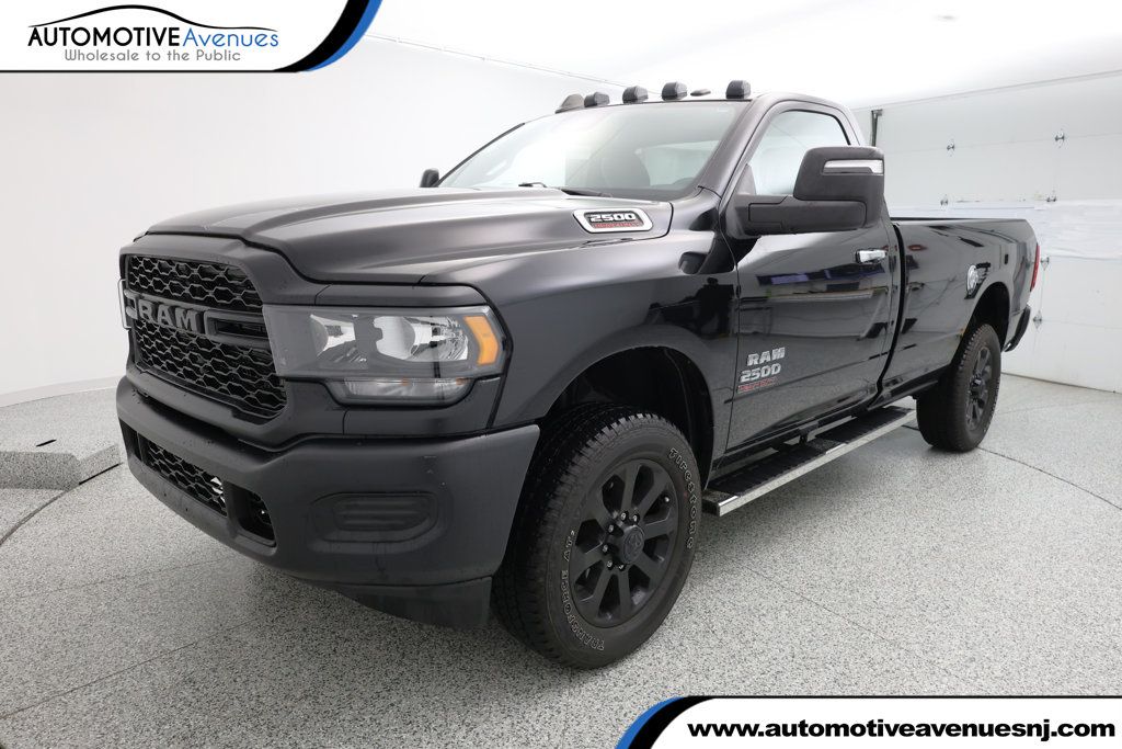 2024 Ram 2500 Tradesman 4x4 Reg Cab 8' Box w/ Safety Group & Uconnect 12'' Nav - 22963355 | Video 1