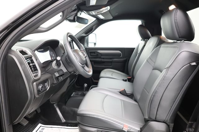 2024 Ram 2500 Tradesman 4x4 Reg Cab 8' Box w/ Safety Group & Uconnect 12'' Nav - 22963355 - 14