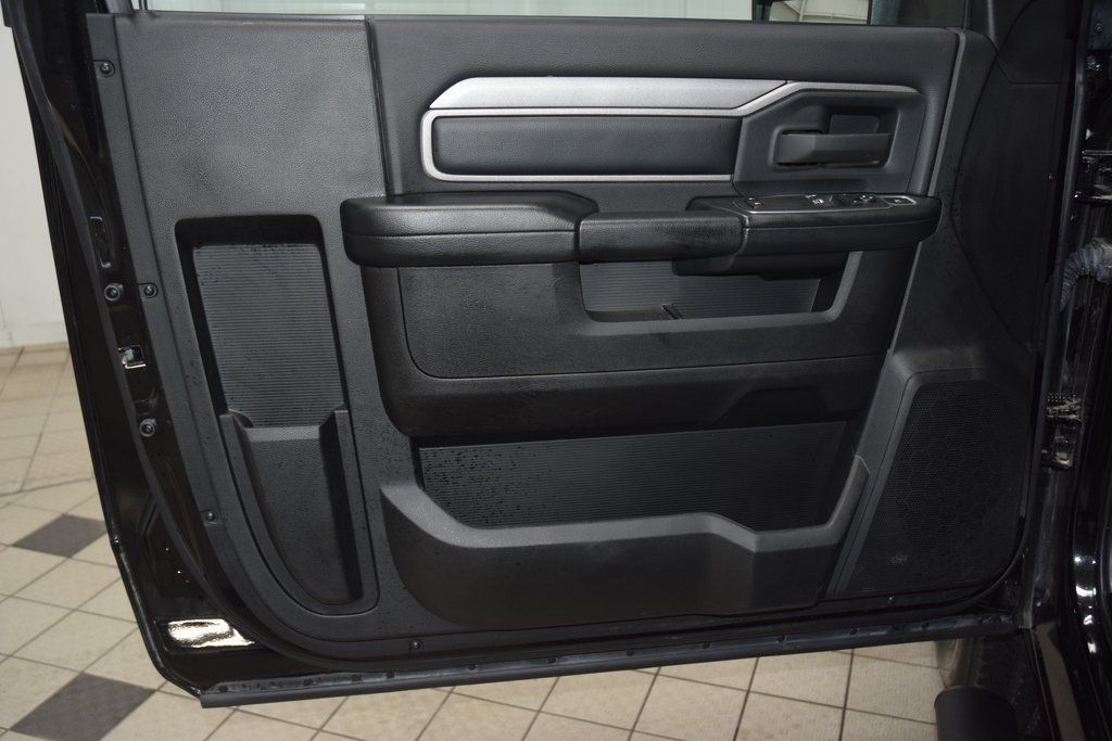 2024 Ram 3500 3500 REG CAB 4X4 * CUMMINS * 8' BED * NEW SNOW DOGG PLOW! - 22977879 - 34