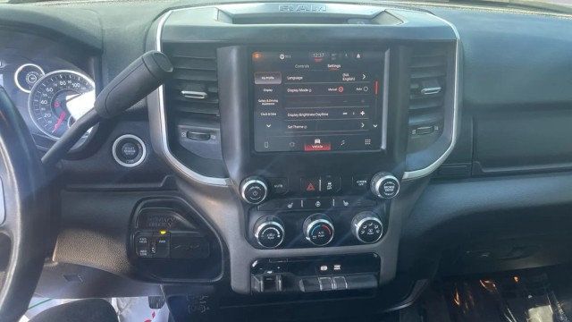2024 Ram 3500 Big Horn 4x4 Crew Cab 8' Box - 23011824 - 15