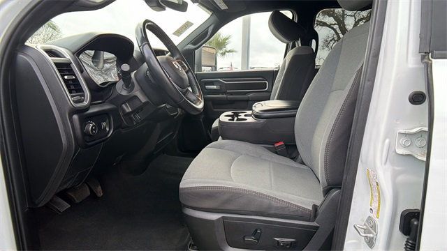 2024 Ram 3500 Big Horn 4x4 Crew Cab 8' Box - 22961738 - 6