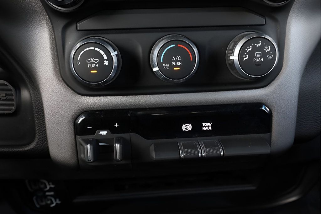 2024 Ram 3500 Big Horn photo 29