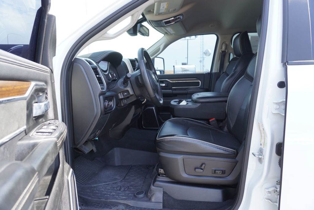 2024 Ram 3500 LARAMIE - 23053107 - 22