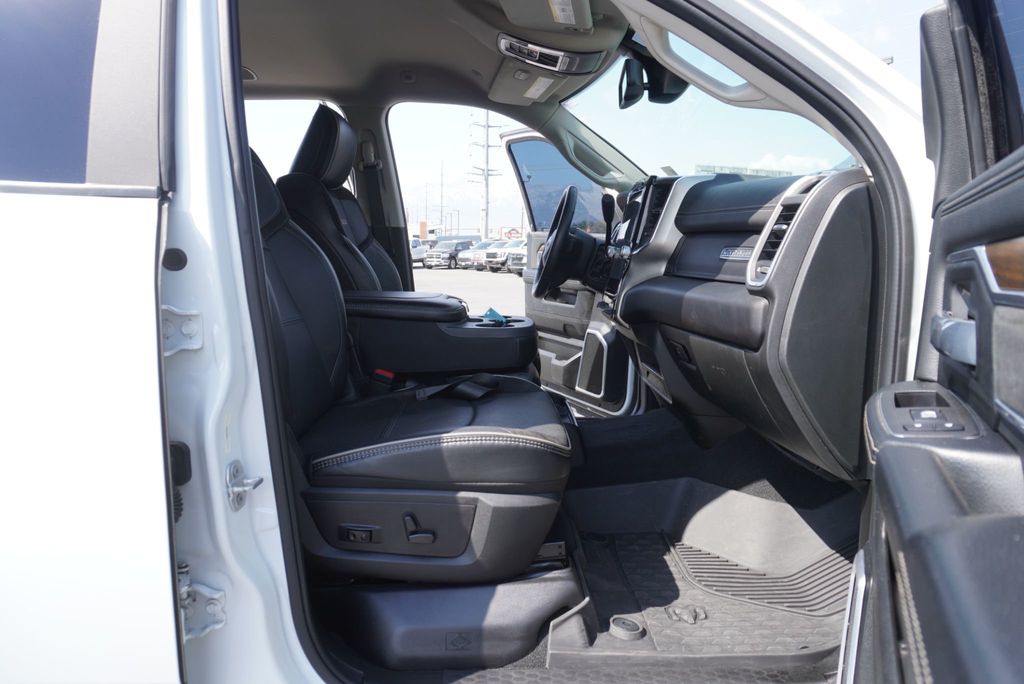2024 Ram 3500 LARAMIE - 23053107 - 25