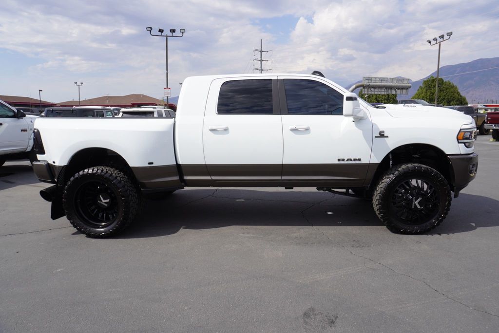 2024 Ram 3500 LARAMIE - 23053843 - 14