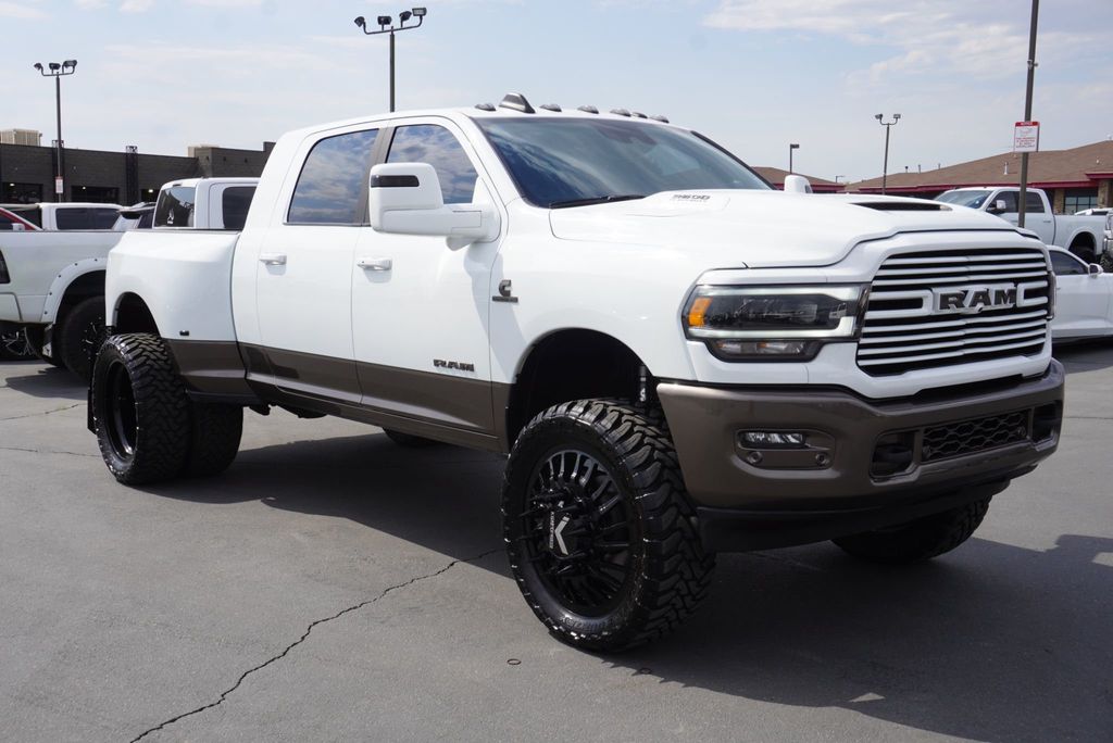 2024 Ram 3500 LARAMIE - 23053843 - 15