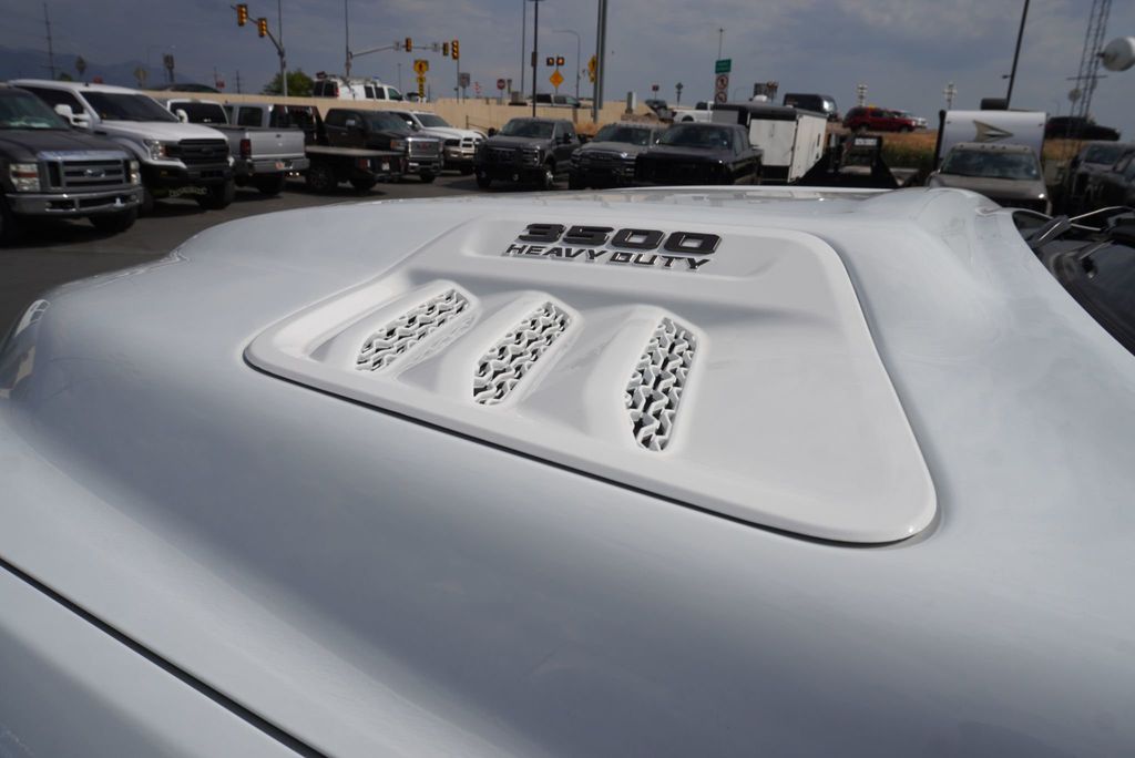 2024 Ram 3500 LARAMIE - 23053843 - 19