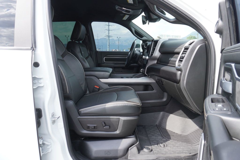 2024 Ram 3500 LARAMIE - 23053843 - 25