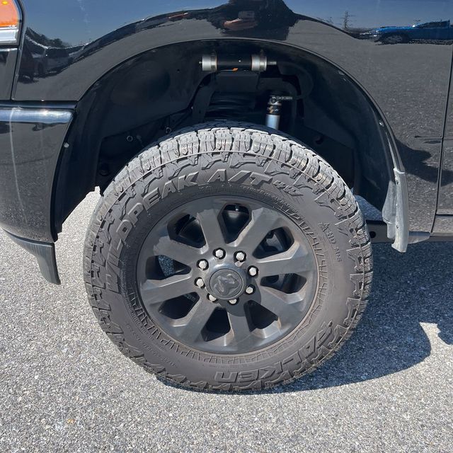 2024 Ram 3500 Laramie 4x4 Crew Cab 8' Box - 23009644 - 10