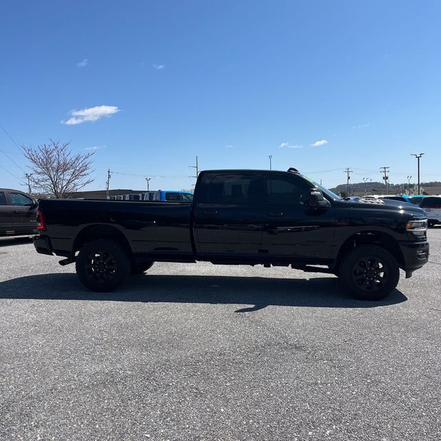2024 Ram 3500 Laramie 4x4 Crew Cab 8' Box - 23009644 - 7