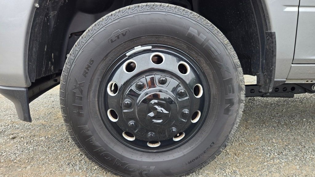 2024 Ram 3500 Laramie photo 11