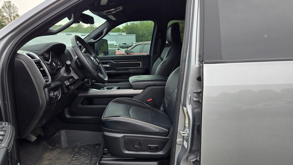 2024 Ram 3500 Laramie photo 13