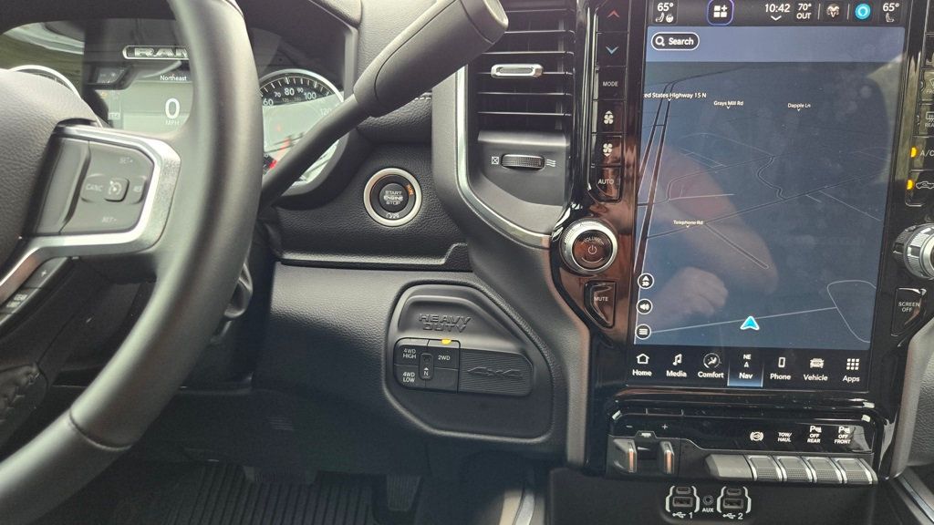 2024 Ram 3500 Laramie photo 19