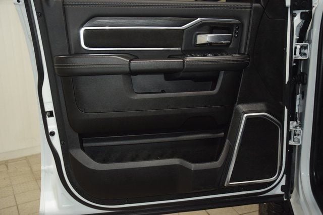 2024 Ram 3500 Laramie Night Edition DRW *AISIN* - 22904182 - 50