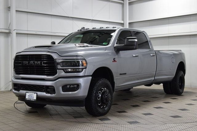 2024 Ram 3500 Laramie Night Edition DRW *AISIN* - 22922147 - 2
