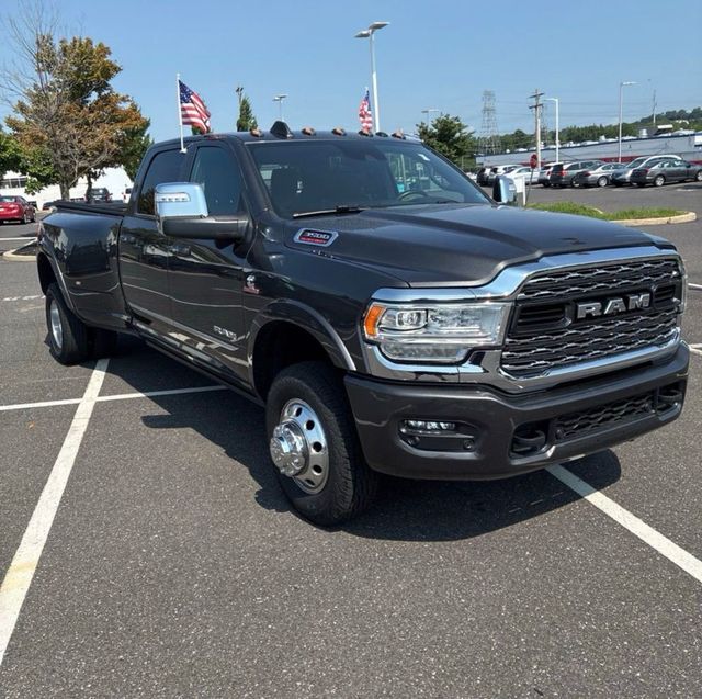 2024 Ram 3500 Limited 4x4 Crew Cab 8' Box - 23058190 - 17