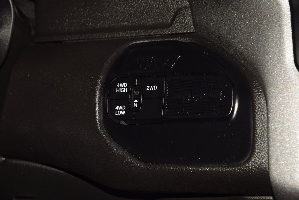 2024 Ram 3500 Tradesman 4x4 Crew Cab 8' Box - 23021097 - 32