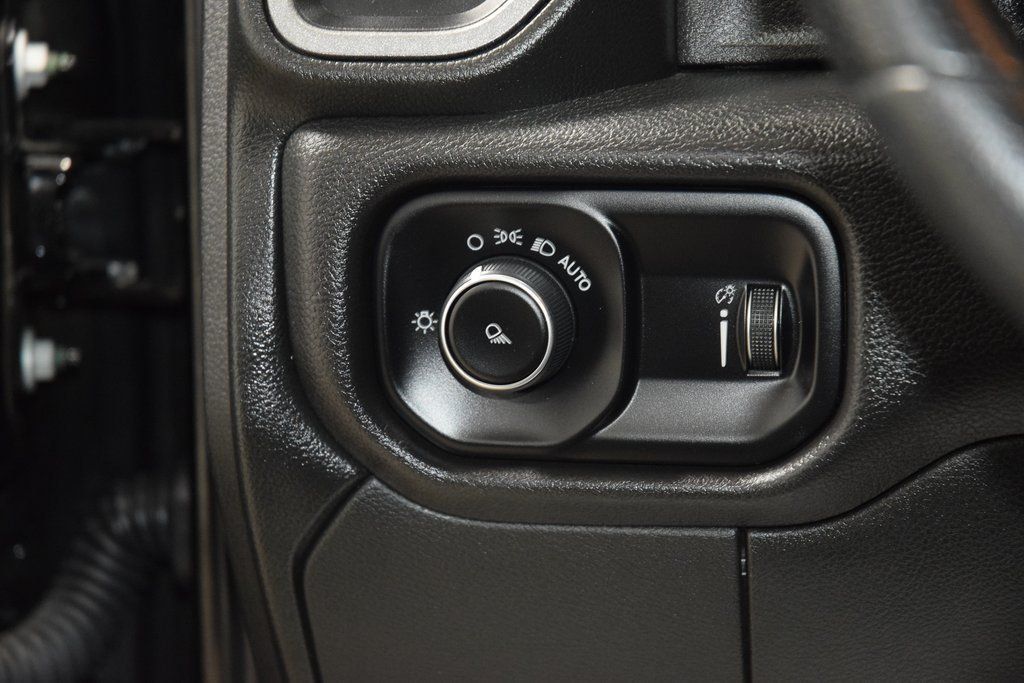 2024 Ram 3500 Tradesman 4x4 Crew Cab 8' Box - 23021097 - 34