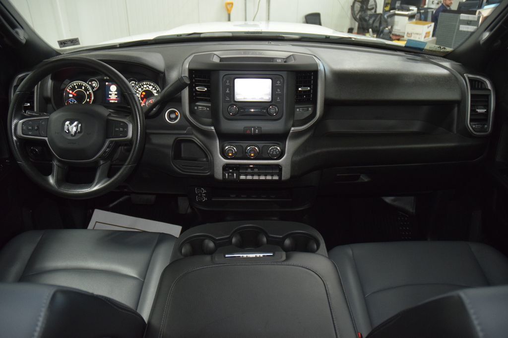 2024 Ram 3500 Tradesman 4x4 Crew Cab 8' Box - 23048080 - 29