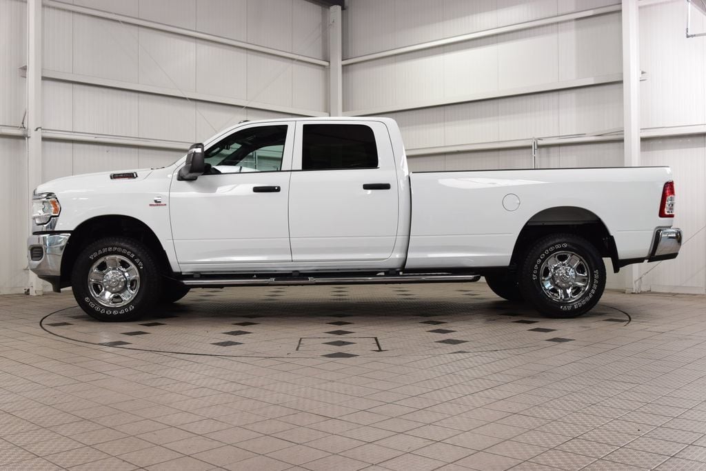 2024 Ram 3500 Tradesman 4x4 Crew Cab 8' Box - 23048080 - 3