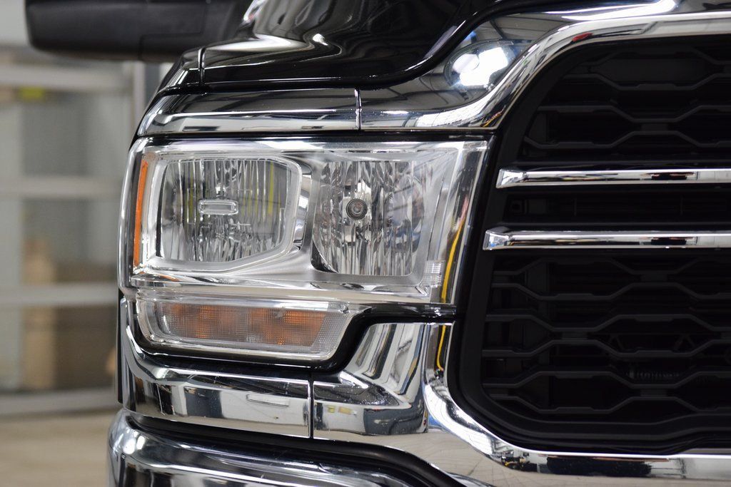 2024 Ram 3500 Tradesman 4x4 Crew Cab 8' Box - 23021386 - 11