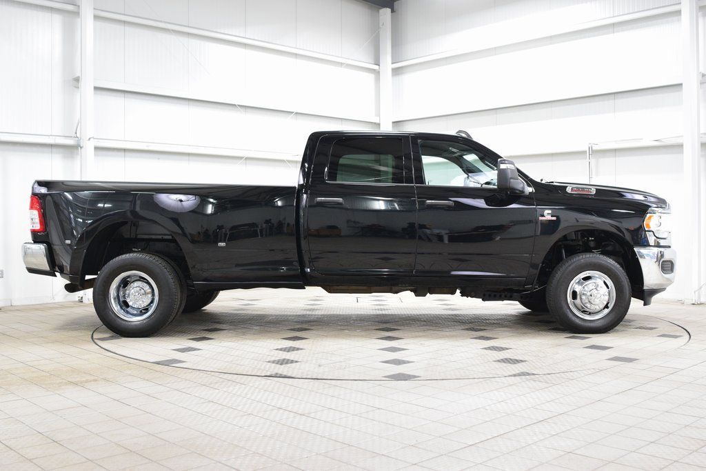 2024 Ram 3500 Tradesman 4x4 Crew Cab 8' Box - 23021386 - 8
