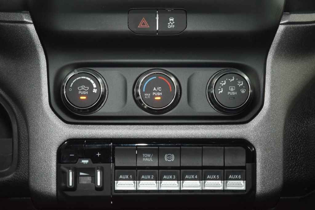 2024 Ram 3500 Tradesman 4x4 Crew Cab 8' Box - 23097287 - 31