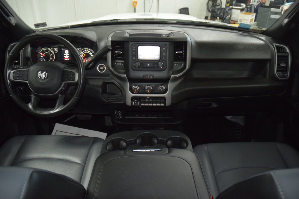 2024 Ram 3500 Tradesman Level 1 w/ Chrome Pack - 23097287 - 29
