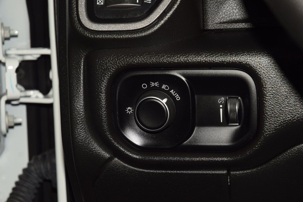 2024 Ram 3500 Chassis Cab 3500 CREW 4X4 * CUMMINS * 9' HILLSBORO FLATBED * 1 OWNER - 22975013 - 24