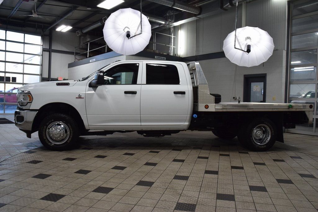 2024 Ram 3500 Chassis Cab 3500 CREW 4X4 * CUMMINS * 9' HILLSBORO FLATBED * 1 OWNER - 22975013 - 2