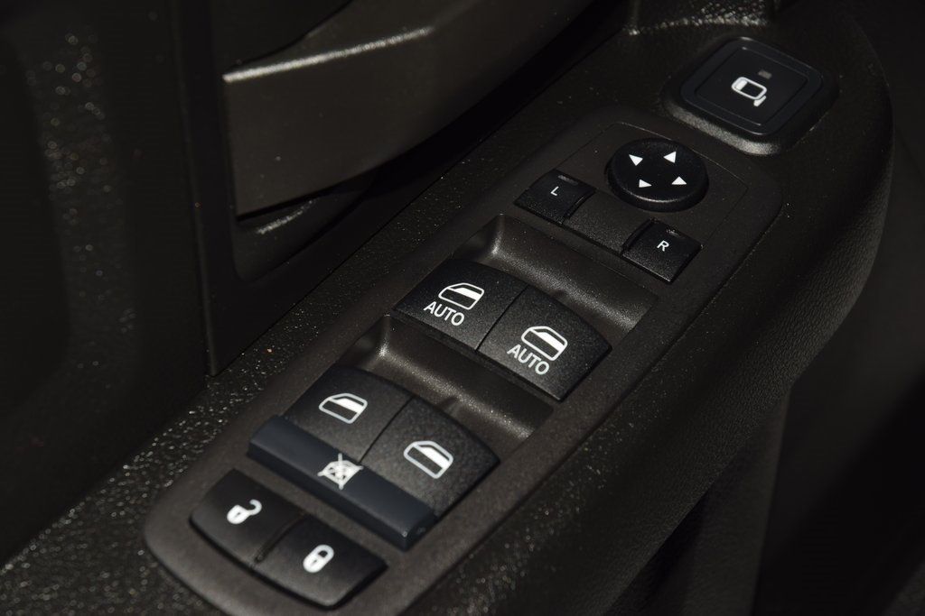 2024 Ram 3500 Chassis Cab 3500 CREW 4X4 * CUMMINS * 9' HILLSBORO FLATBED * 1 OWNER - 22975013 - 35