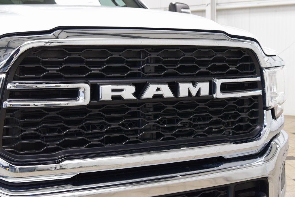 2024 Ram 3500 Chassis Cab 3500 CREW 4X4 * CUMMINS * 9' HILLSBORO FLATBED * 1 OWNER - 22975013 - 4