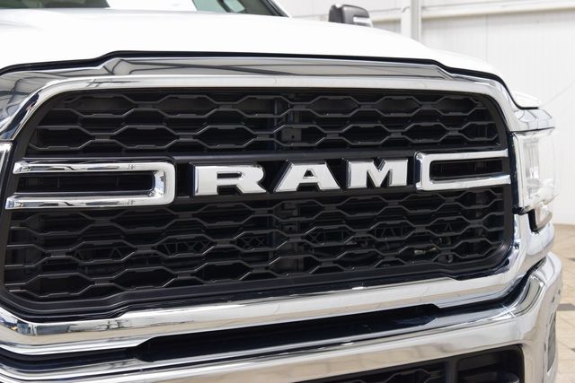 2024 Ram 3500 Chassis Cab 3500 CREW 4X4 * CUMMINS * 9' HILLSBORO FLATBED * 1 OWNER - 22975013 - 4