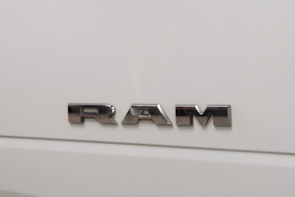 2024 Ram 3500 Chassis Cab 3500 CREW SLT 4X4 * CUMMINS * 9' READING UTILITY - 23028132 - 9