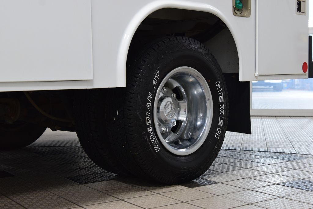 2024 Ram 3500 Chassis Cab 3500 CREW SLT 4X4 * CUMMINS * 9' READING UTILITY - 23028132 - 20